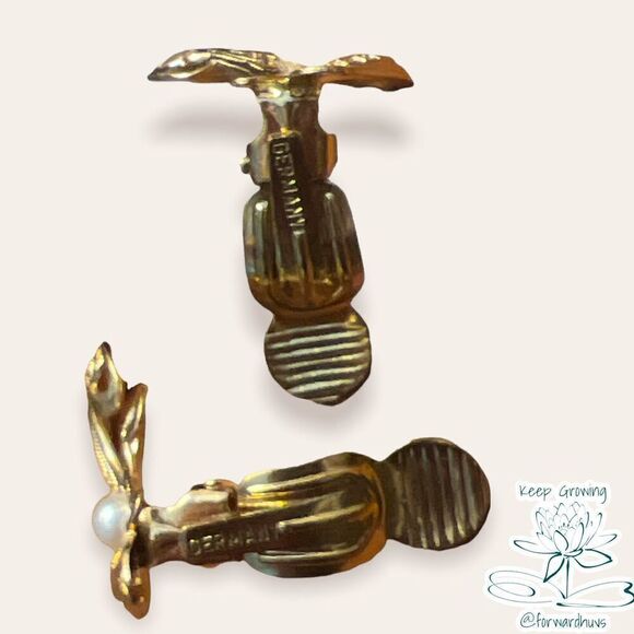 Vintage Gold Tone Clip On Earrings - Picture 4 of 8